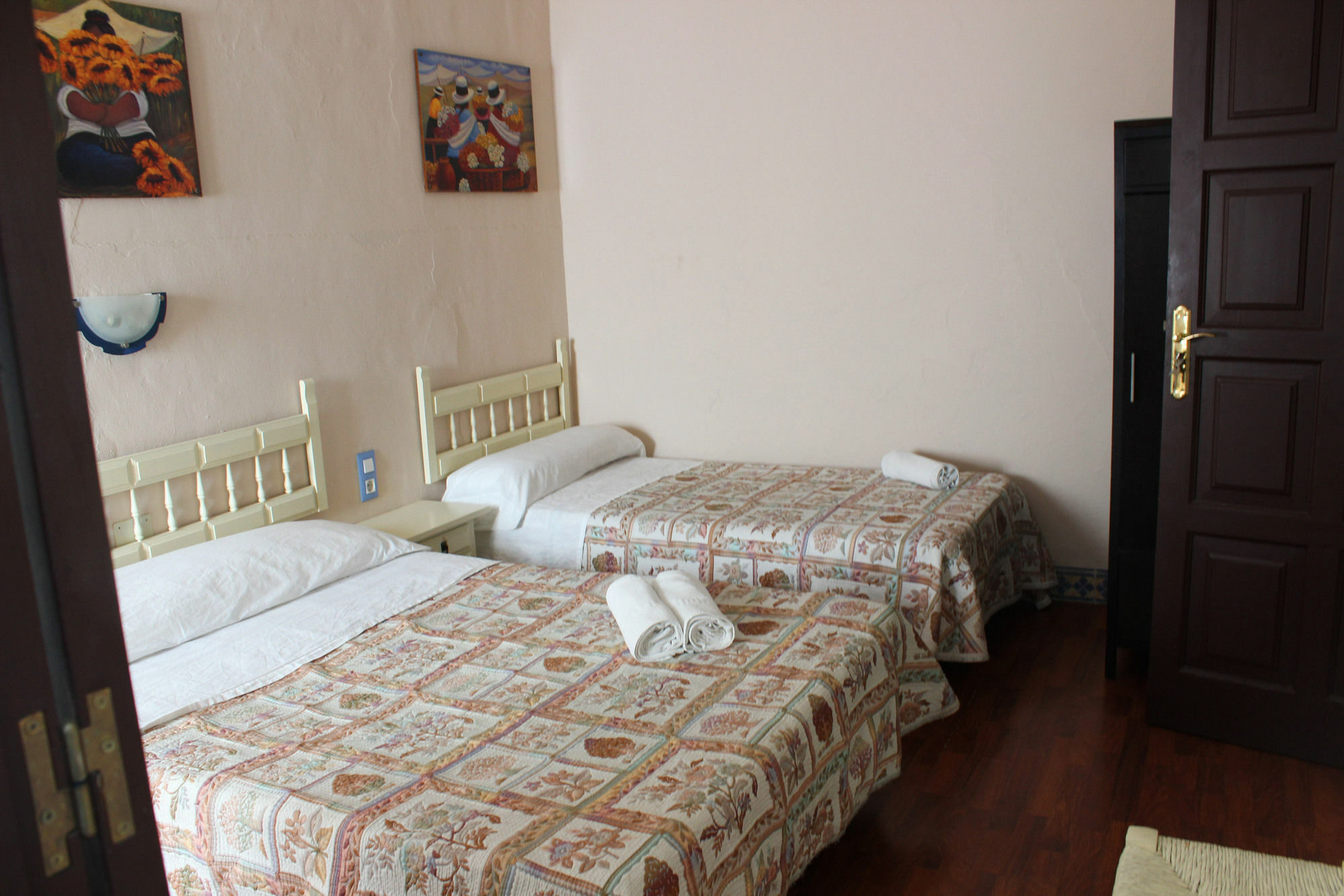 Pension Lisdos Seville Ngoại thất bức ảnh