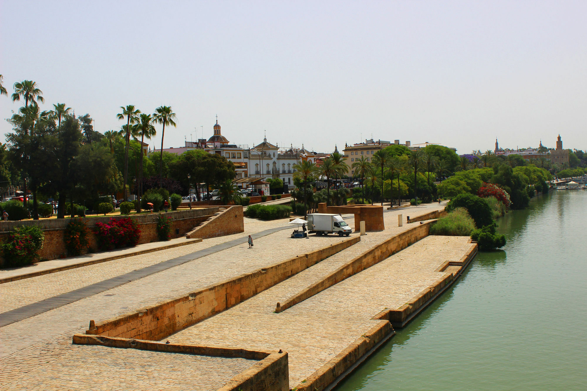 Pension Lisdos Seville Ngoại thất bức ảnh